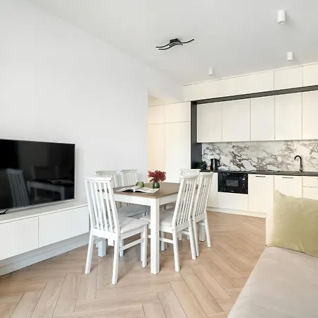 Apartamento Spacious Two Bedroom With Underground Parking By Renters