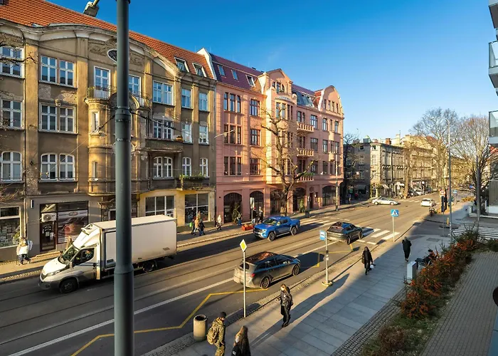 شقة Spacious Two Bedroom With Underground Parking By Renters بوزنان