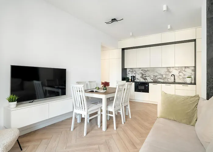 شقة Spacious Two Bedroom With Underground Parking By Renters