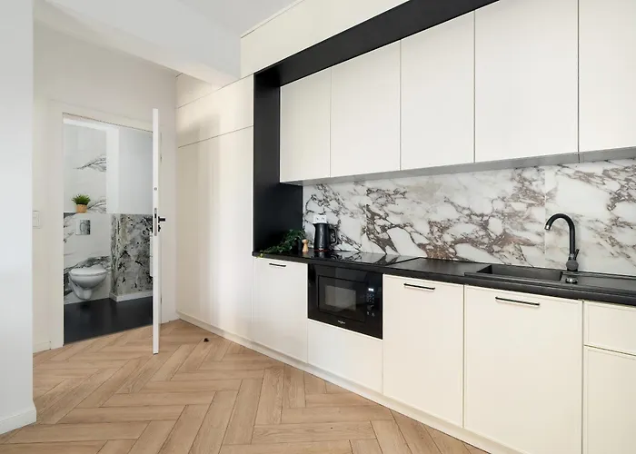 شقة Spacious Two Bedroom With Underground Parking By Renters بوزنان